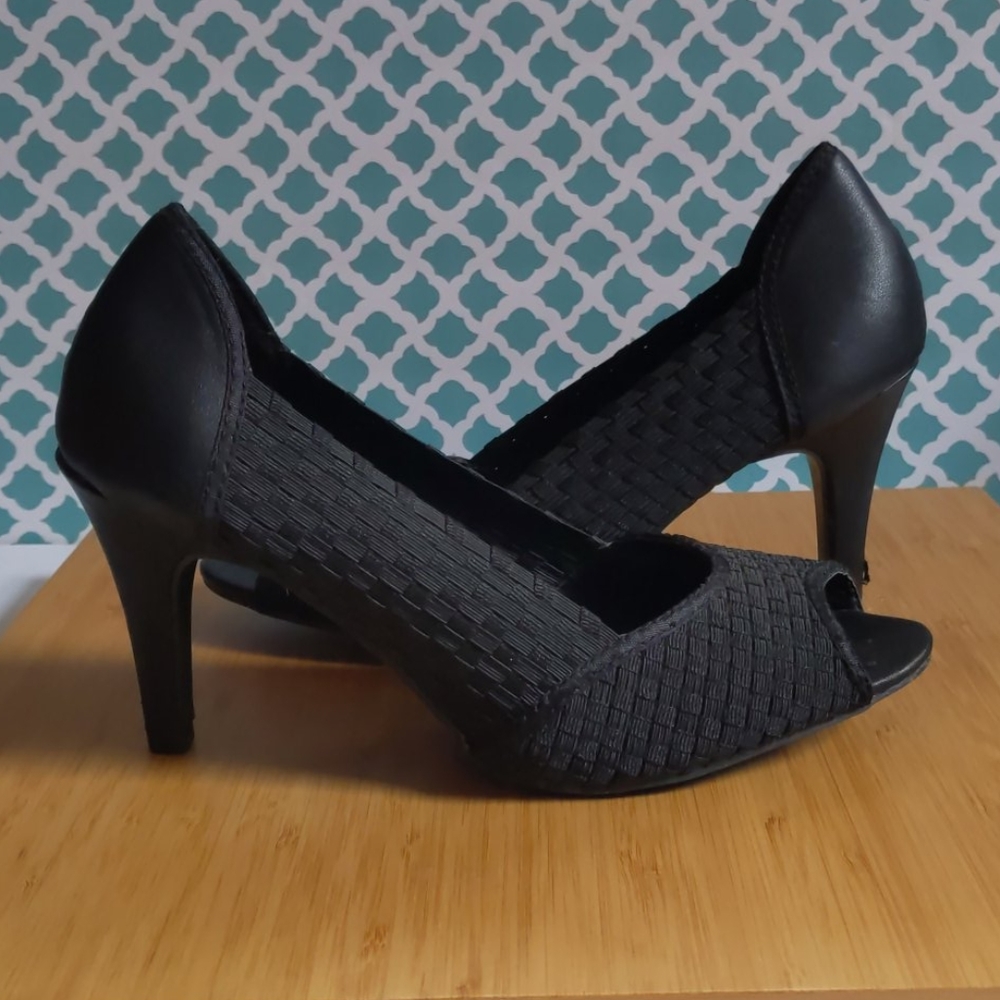 Black comfort heels